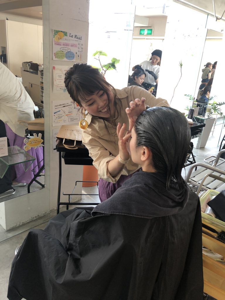 美容室美容院の広島県廿日市市にあるプロッソル廿日市店ディレクターの寺岡和人が撮影会でカット、カラーをしてスタイリングをしました。