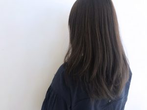 広島県広島市安佐南区大町にある美容院・美容室・サロン、プロッソル大町店スタイリスト金澤篤志のヘアスタイル・ヘアカラー　2018年トレンド　コクグレージュ