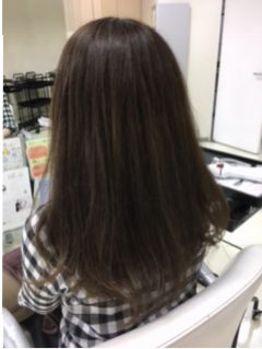 広島市安佐南区にある美容院プロッソル山本店のヘアカラーです。